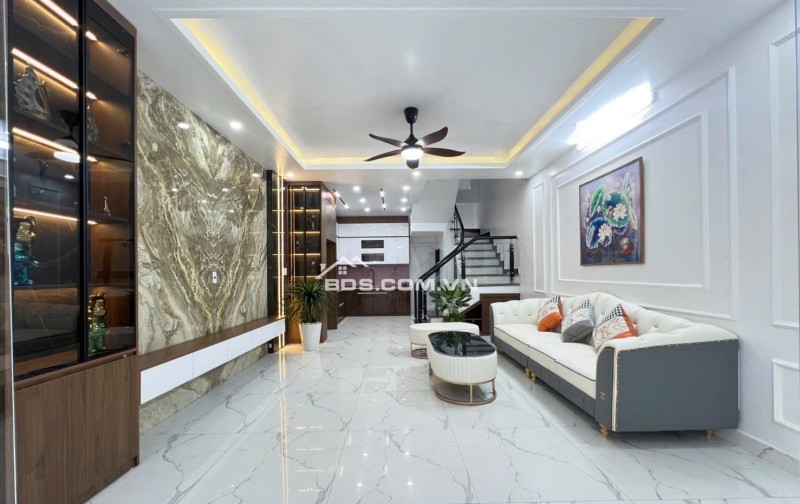 NGUYÊN HỒNG - VŨ NGỌC PHAN - LÁNG HẠ: Nhà mới 5tầng, THANG MÁY, Ngõ thông, Ở sướng, Chỉ 8,282 tỷ